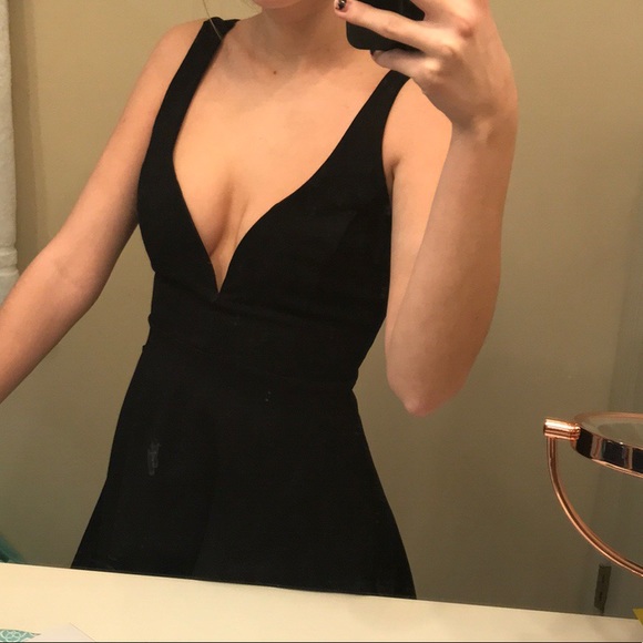 Lulu’s LBD Cute Short Black Dress - never worn! - Picture 7 of 8